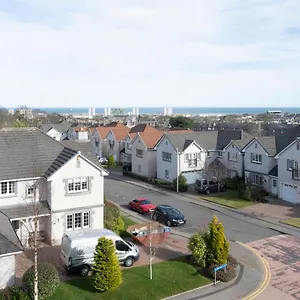 Parkhill Luxury Serviced - Hilton Campus Apartment