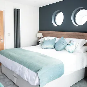 rooms-at-the-deck-penarth.cardiffhotelswales.com/